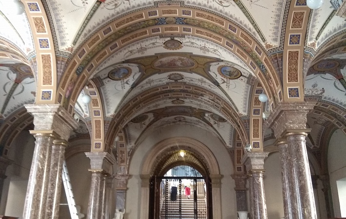 Интерьерная экскурсия в музей прикладного искусства  Академии А.Л. Штиглица.